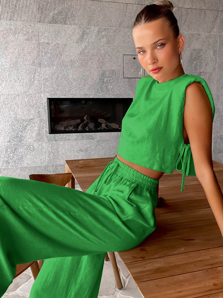 Lässiges zweiteiliges Set aus Leinenhose und bauchfreiem Top
