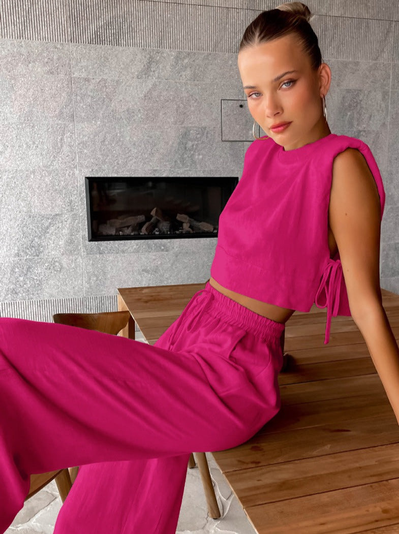Lässiges zweiteiliges Set aus Leinenhose und bauchfreiem Top