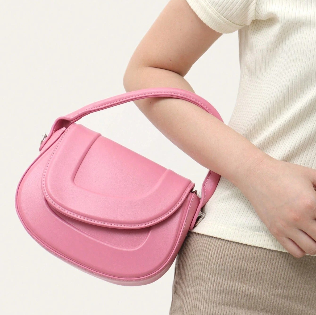 Ava™ – Stilvolle minimalistische Designer-Satteltaschen