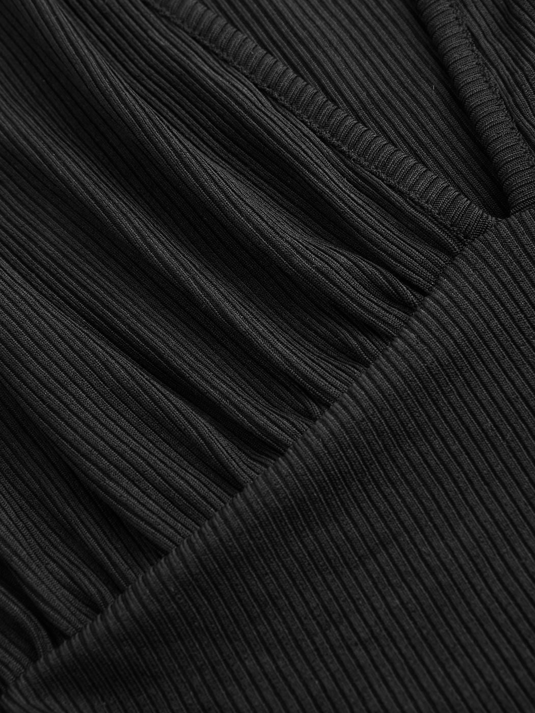 Irina - Jumpsuit mit V-Ausschnitt, Rüschen und weitem Bein