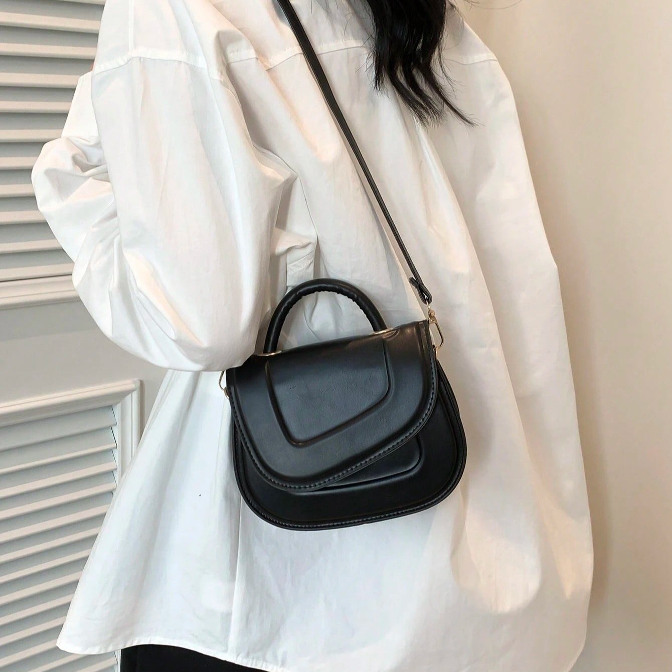 Ava™ – Stilvolle minimalistische Designer-Satteltaschen