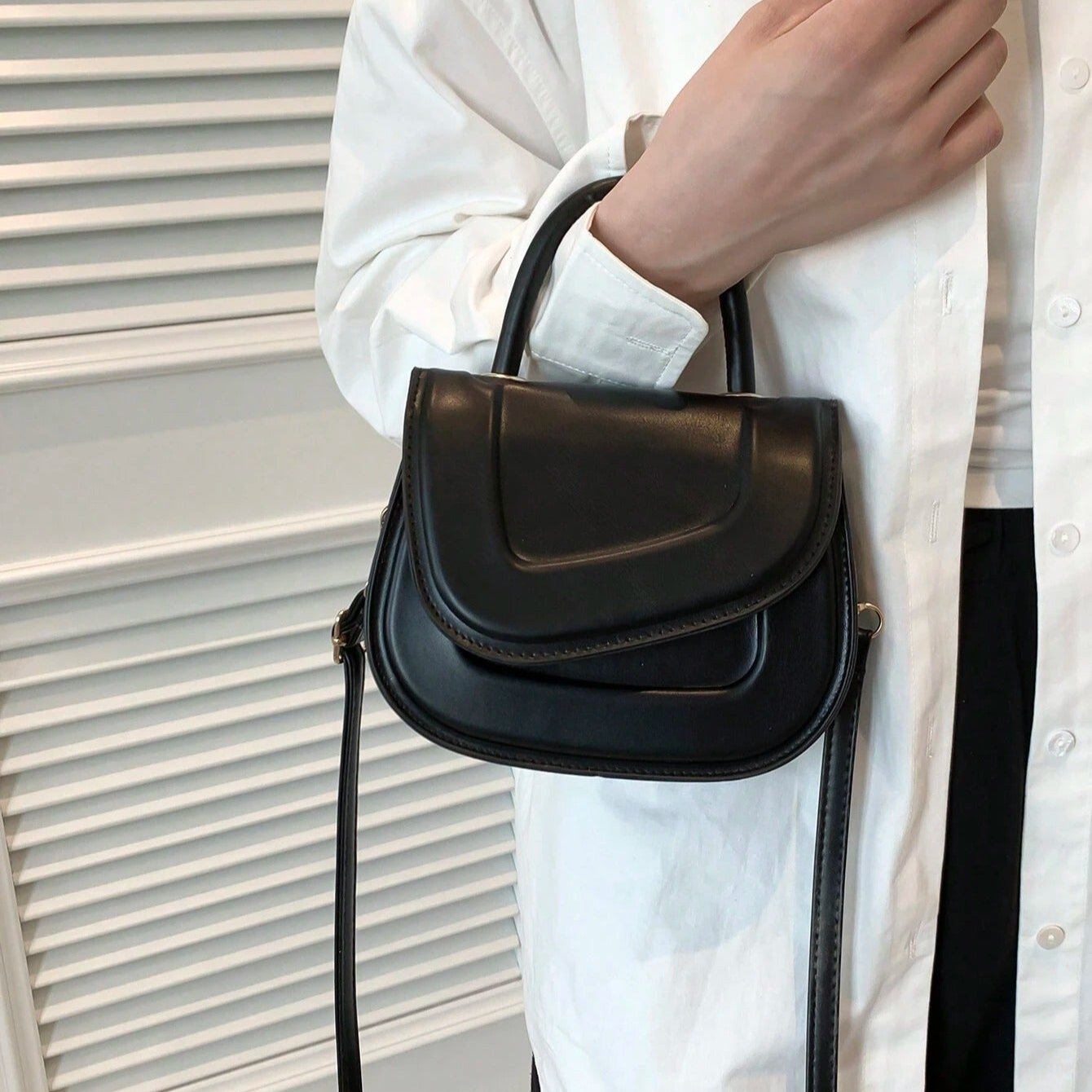 Ava™ – Stilvolle minimalistische Designer-Satteltaschen