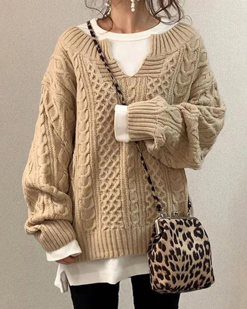 Fenella | Einfarbiger Pullover mit Zopfmuster