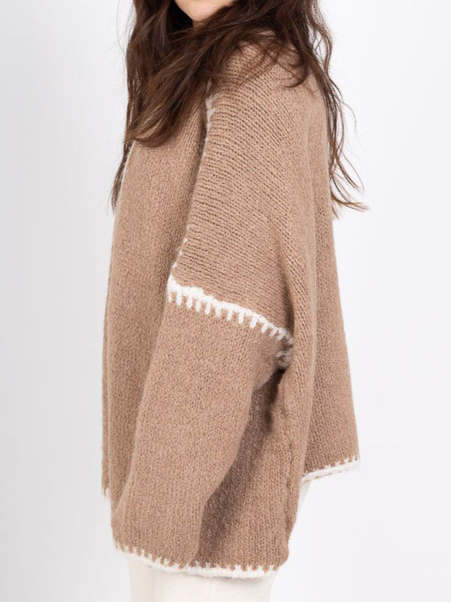 Schicke Strickjacke mit weißen Akzenten für den Alltags-Style