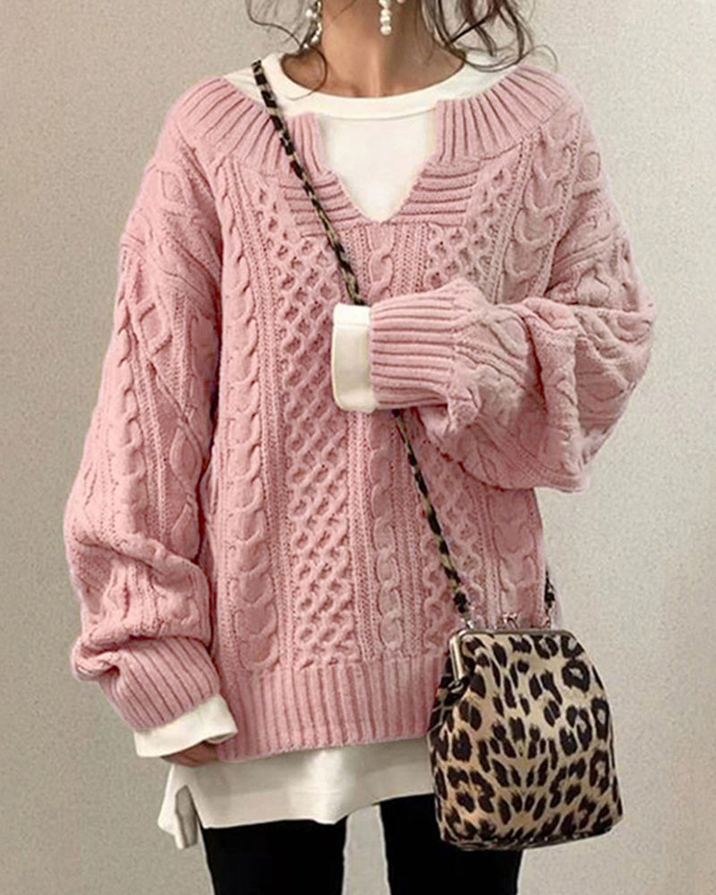 Fenella | Einfarbiger Pullover mit Zopfmuster