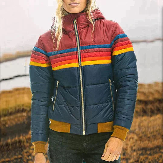 Isolierte Kapuzenjacke mit auffälligen Streifen