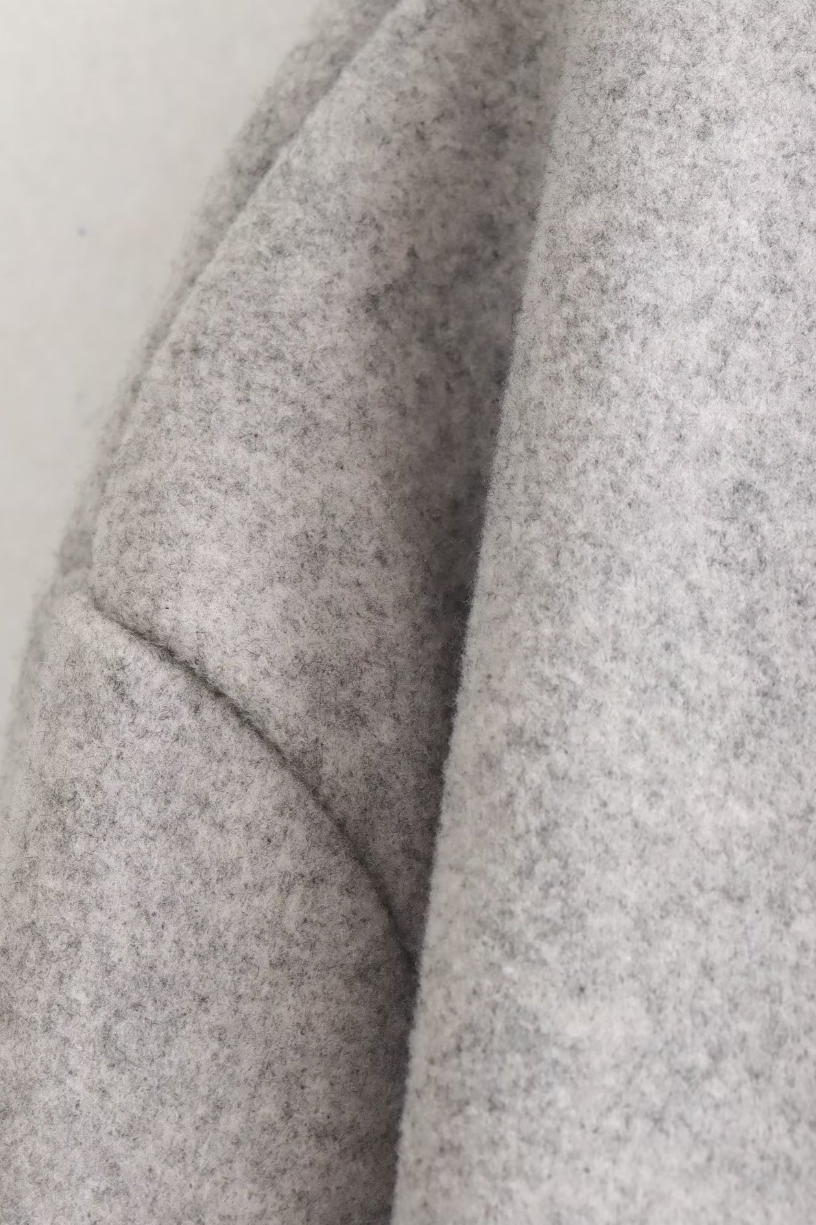 Stilvolle graue Wolljacke