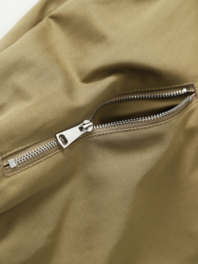 Leichte Jacke mit durchgehendem Reißverschluss und Kragen