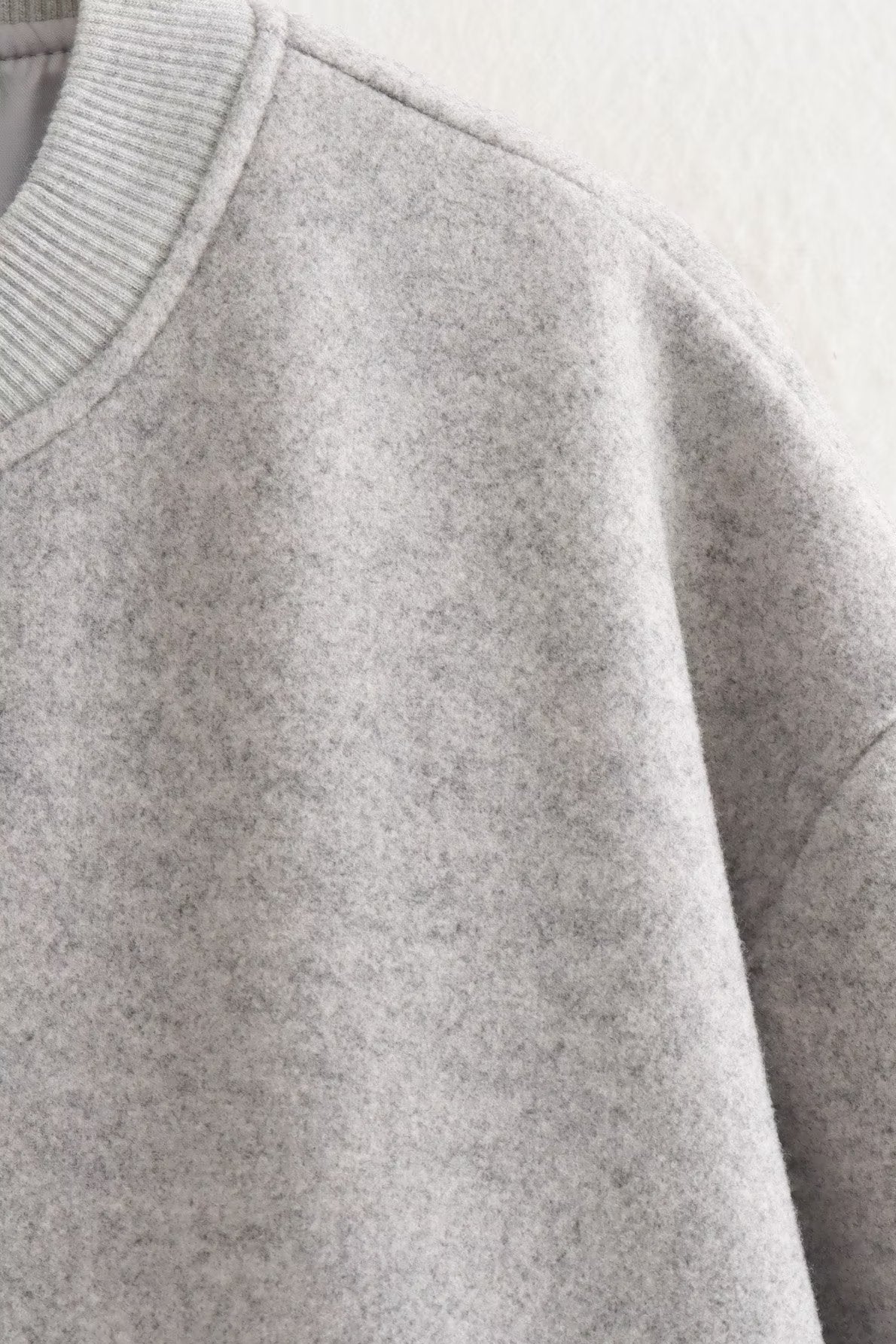 Stilvolle graue Wolljacke