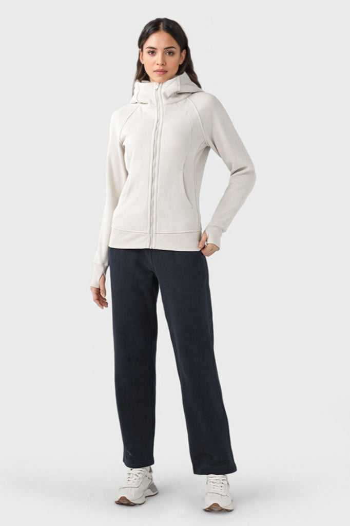 Dicke, warme Sportjacke mit Kapuze