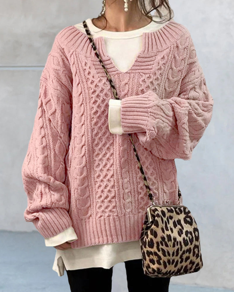 Fenella | Einfarbiger Pullover mit Zopfmuster