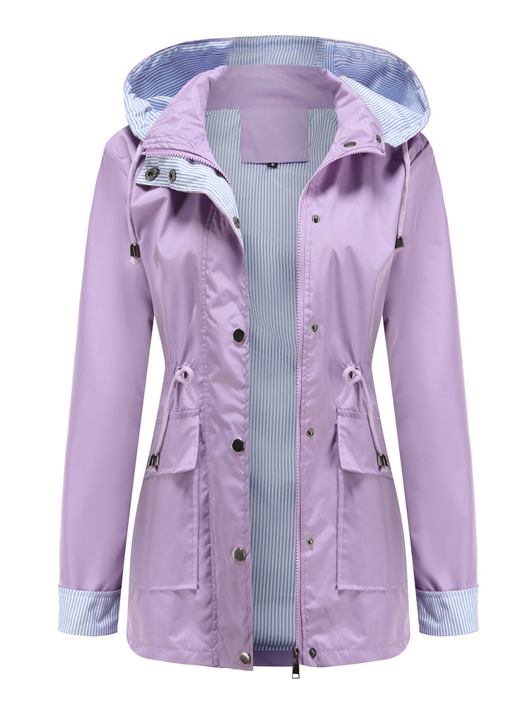 Jacke mit Kapuze und gestreiftem Futter