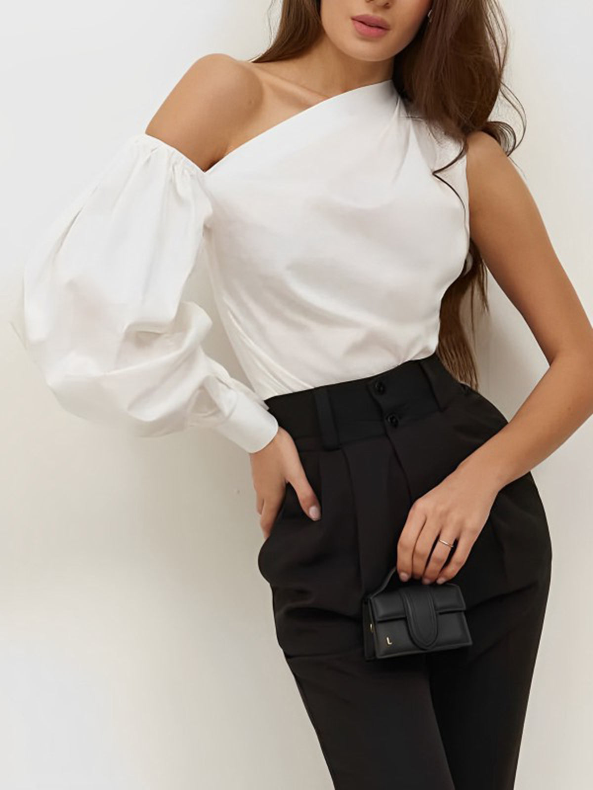 Schulterfreies Top mit asymmetrischem Design