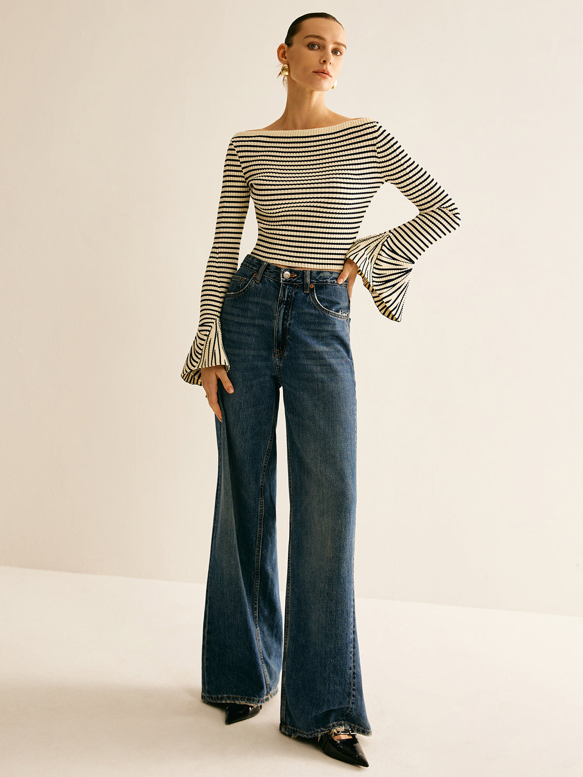 Gestreiftes Damen-Shirt mit Cold-Shoulder – Selene