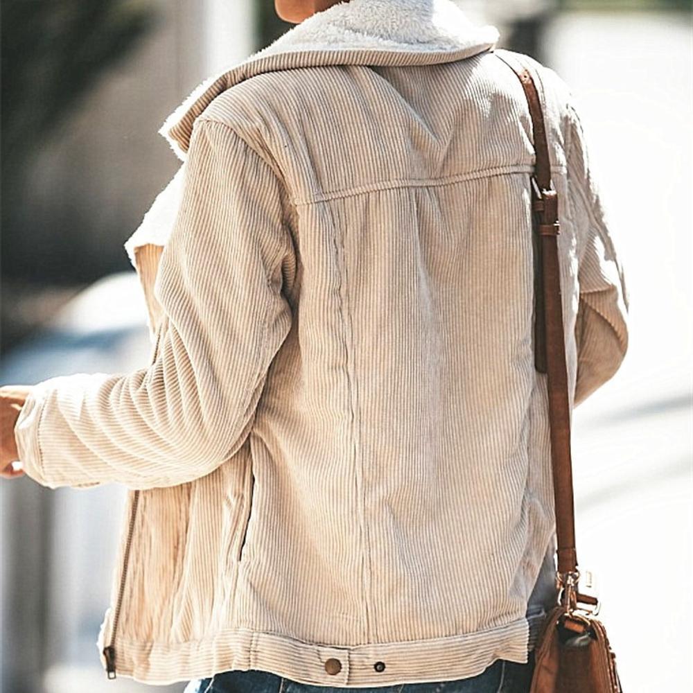 Moderne Winterjacke mit Futter für Frauen
