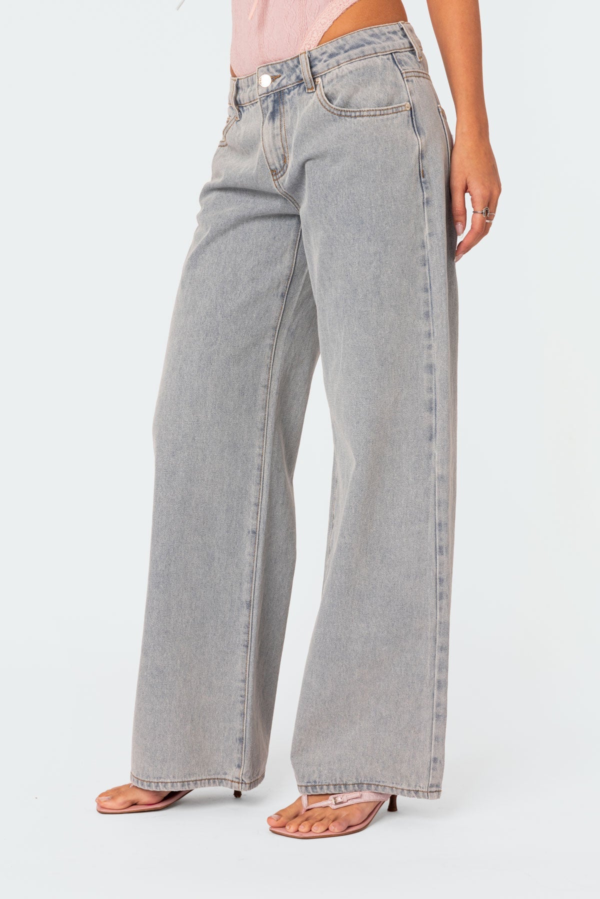 Avenlith - Jeans mit lockerer Passform und Fliege