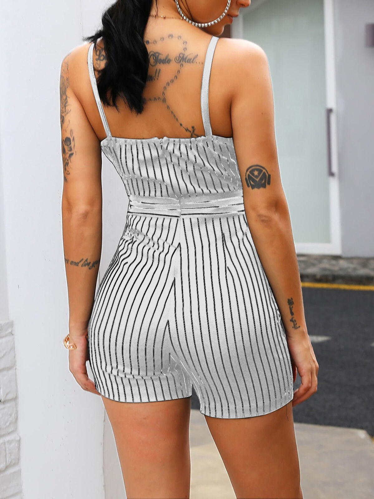 Bella - Schwarz Gestreifter Playsuit mit Spaghettiträgern