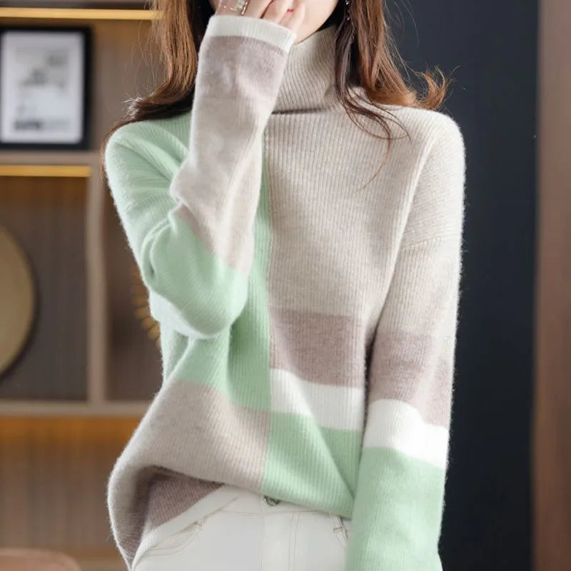 Grüner trendiger Rollkragenpullover - Femke