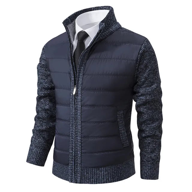 Schlichte Pufferjacke mit strukturierten Strickakzenten