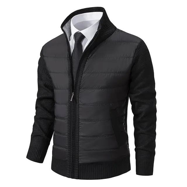 Schlichte Pufferjacke mit strukturierten Strickakzenten