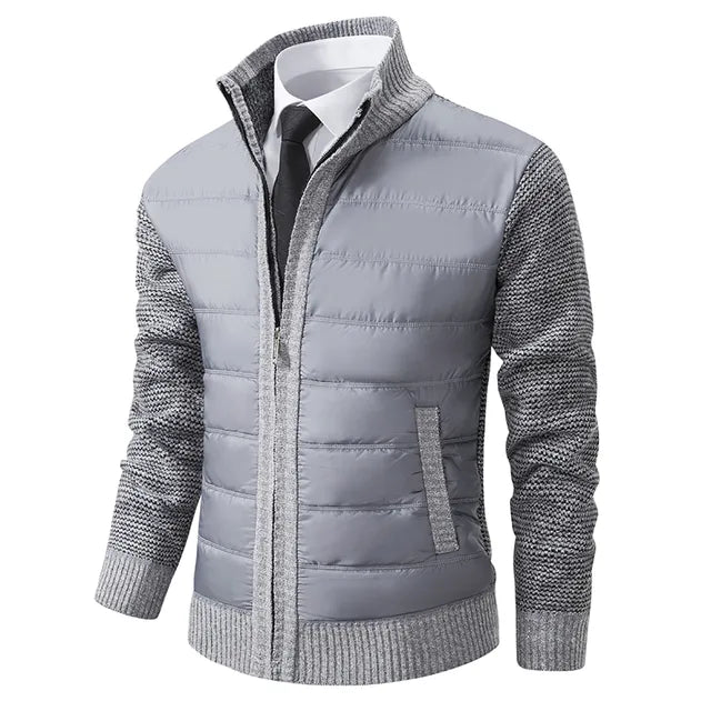 Schlichte Pufferjacke mit strukturierten Strickakzenten