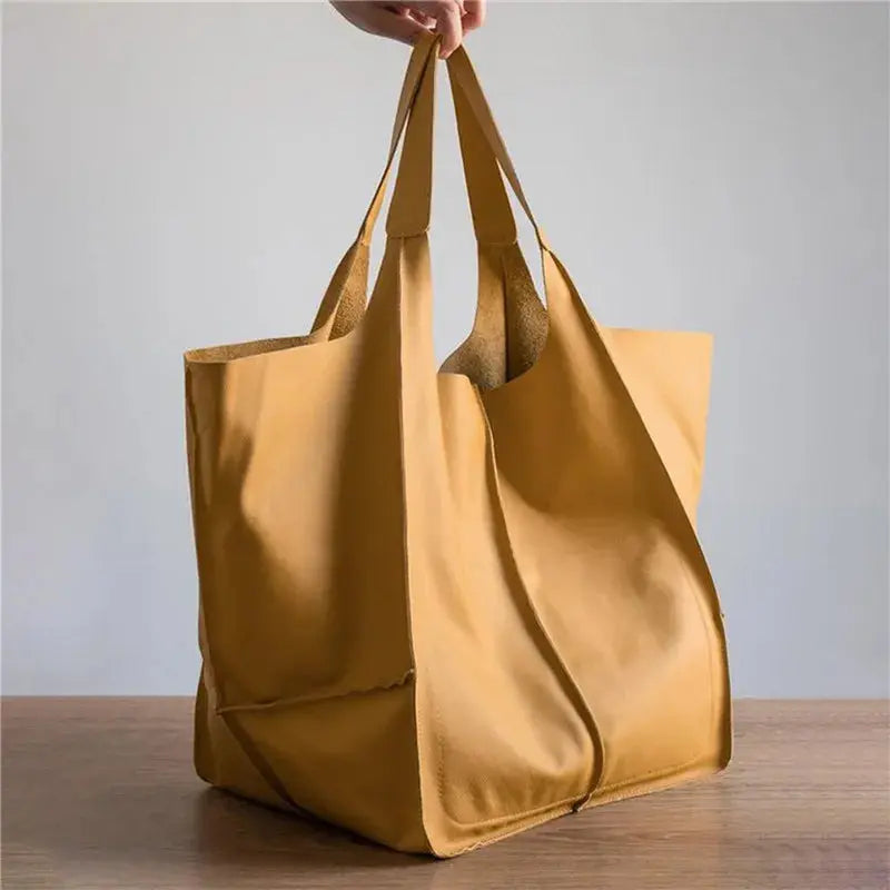 Lauras Zeitlose Anziehung | Vintage Ledertasche