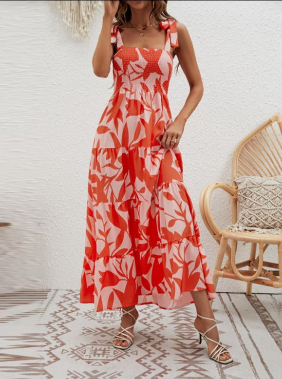 Ärmelloses Neckholder-Midikleid mit Smokarbeit und Stufen