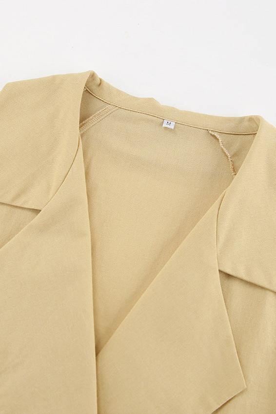 Trendiges, einfarbiges Set mit langärmeliger Wickelbluse und Hose