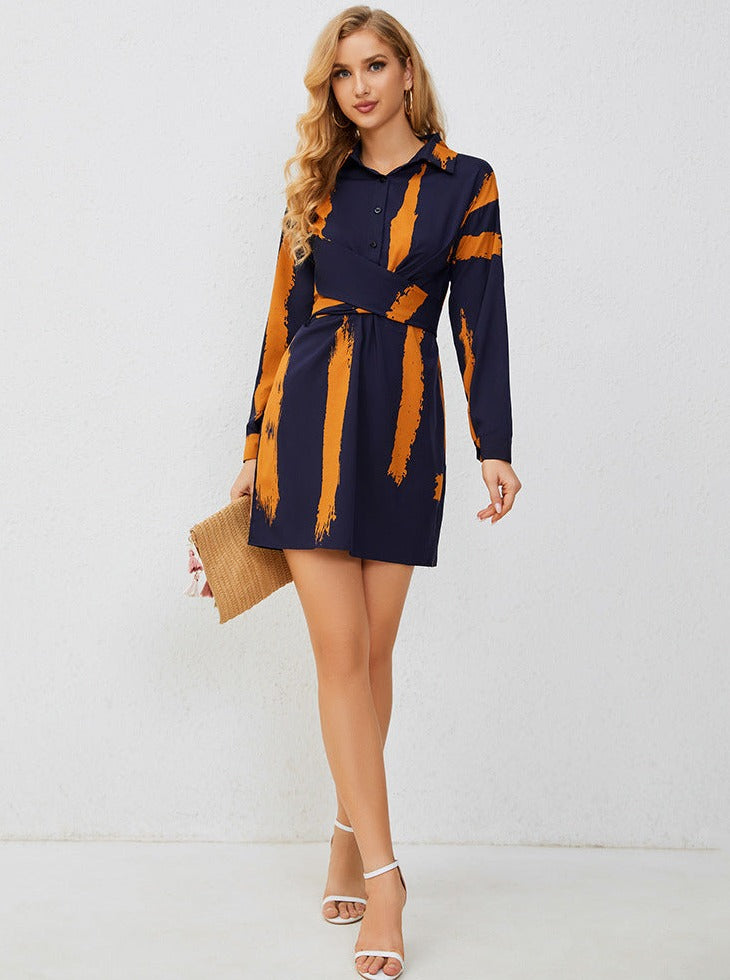 Einfaches Retro-Hemd Langärmliges kurzes Kleid