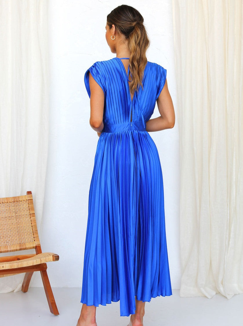 Blaues lässiges Plisseekleid mit V-Ausschnitt