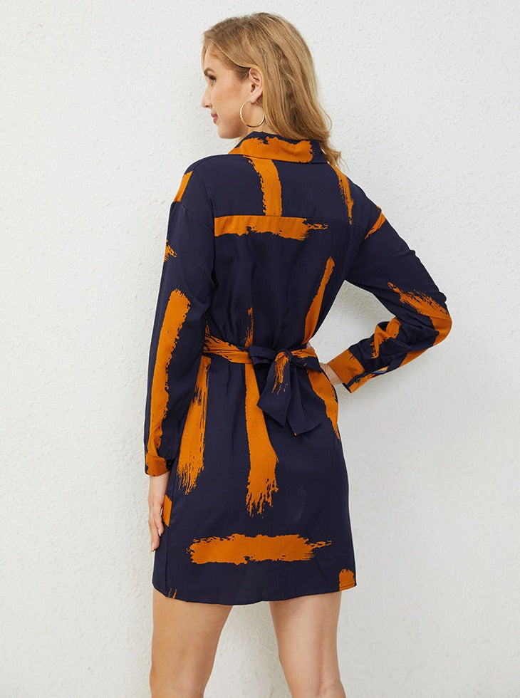 Einfaches Retro-Hemd Langärmliges kurzes Kleid