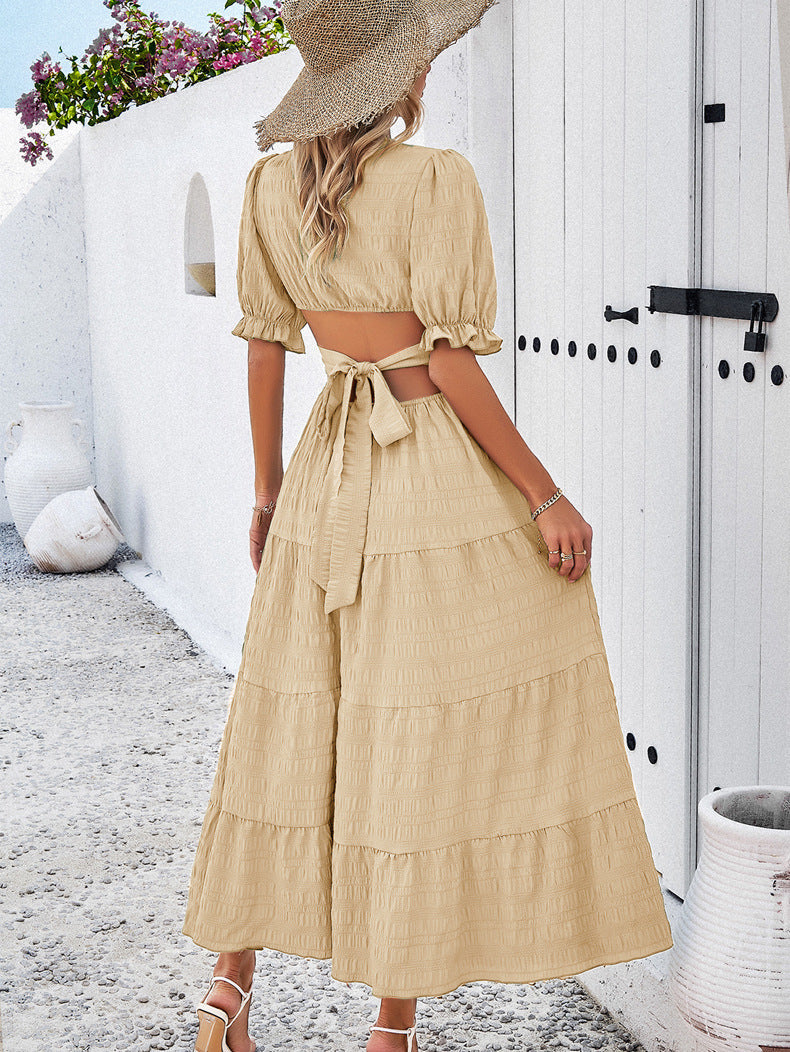 Khakifarbenes Lagenkleid mit V-Ausschnitt und Bindegürtel