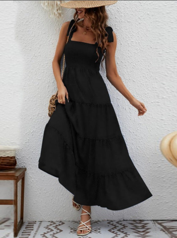 Ärmelloses Neckholder-Midikleid mit Smokarbeit und Stufen