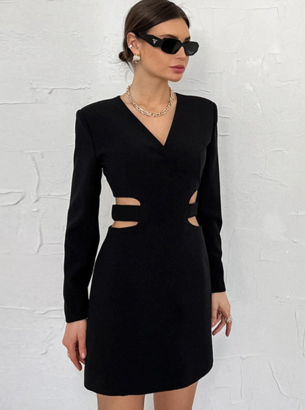 Elegantes schwarzes langärmliges Minikleid mit V-Ausschnitt und Cut-Out in der Taille