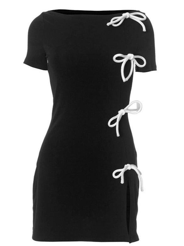 Kleid im chinesischen Stil mit Schleife und Schlitz