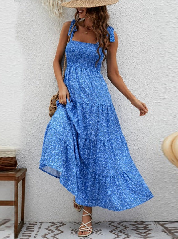 Ärmelloses Neckholder-Midikleid mit Smokarbeit und Stufen