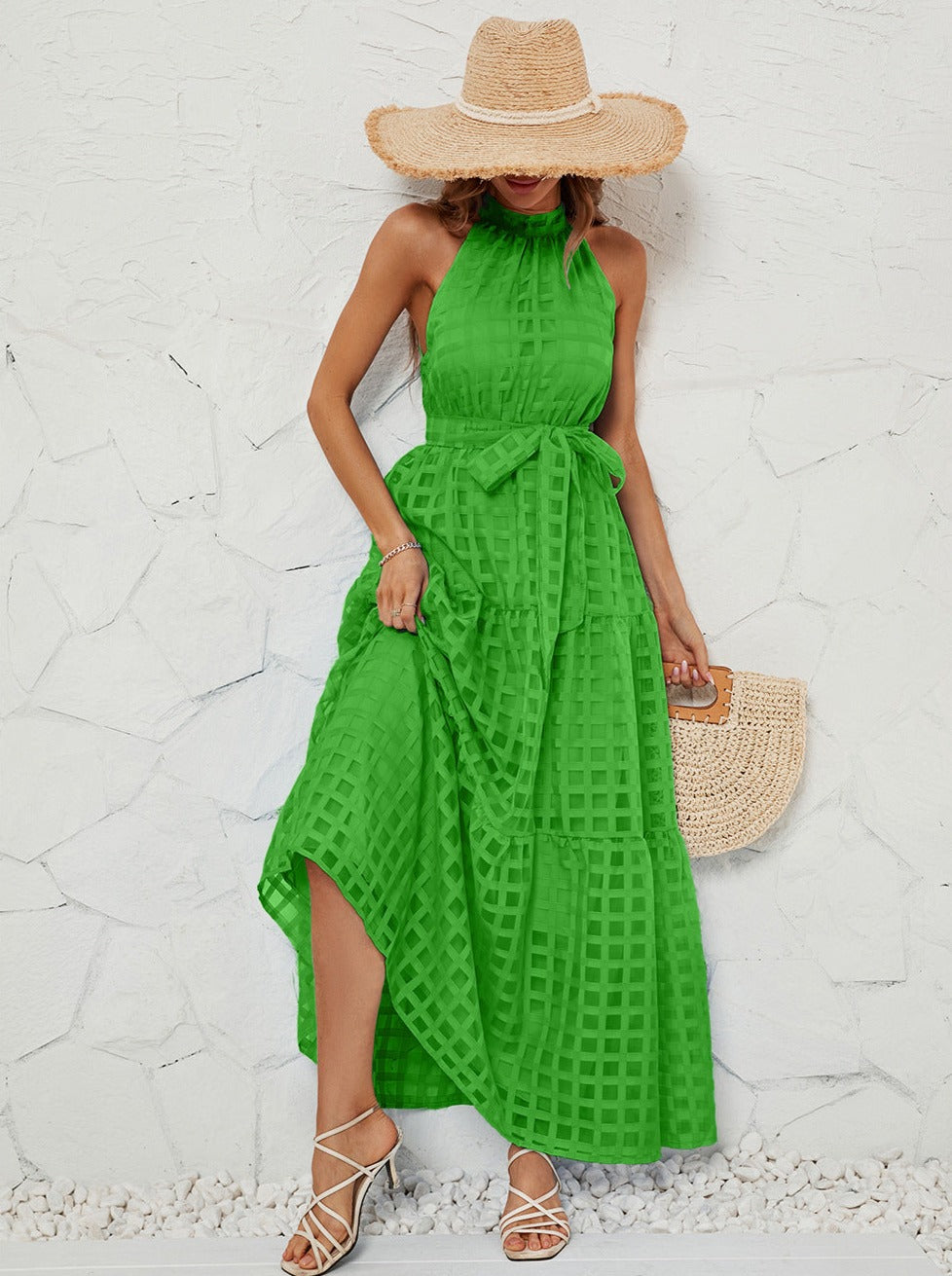 Grünes Neckholder-Maxikleid aus Netzstoff mit Gürtel