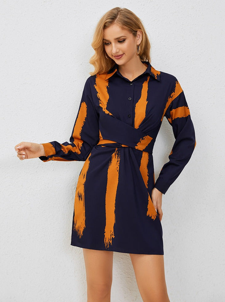 Einfaches Retro-Hemd Langärmliges kurzes Kleid