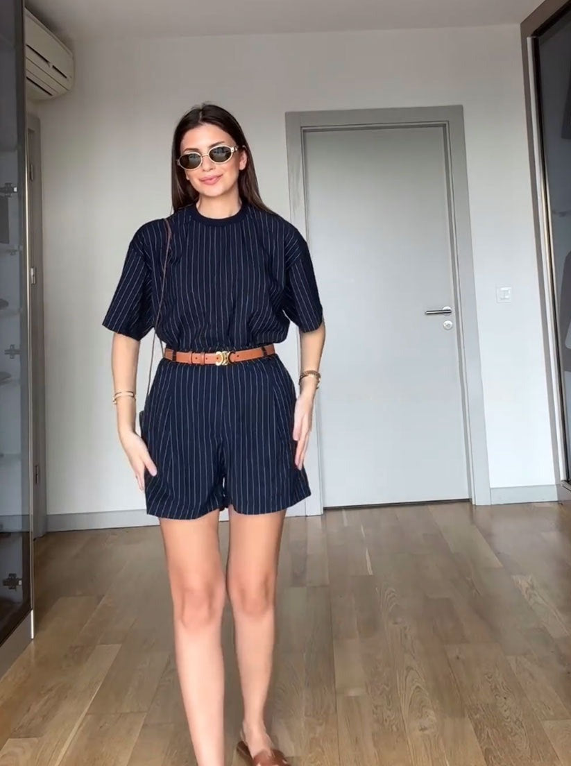 Set aus gestreiftem Rundhalspullover und Shorts