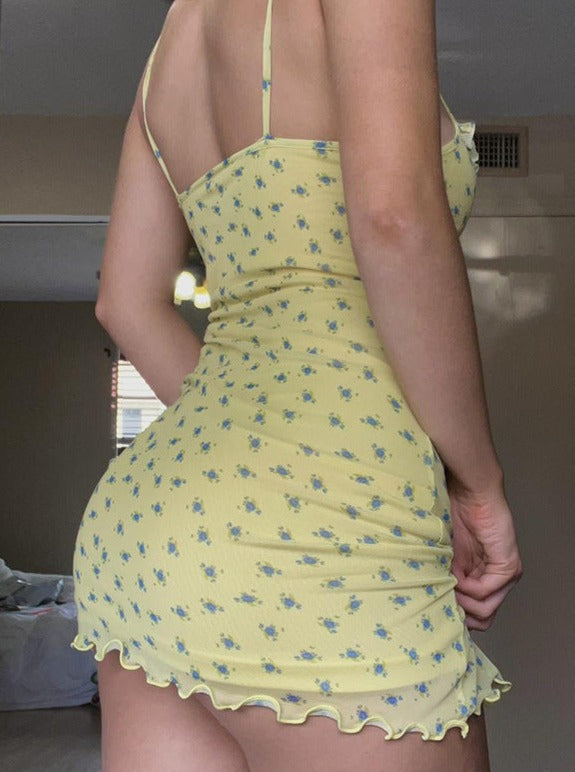 Gelbes Netzkleid mit Spaghettiträgern und U-Ausschnitt