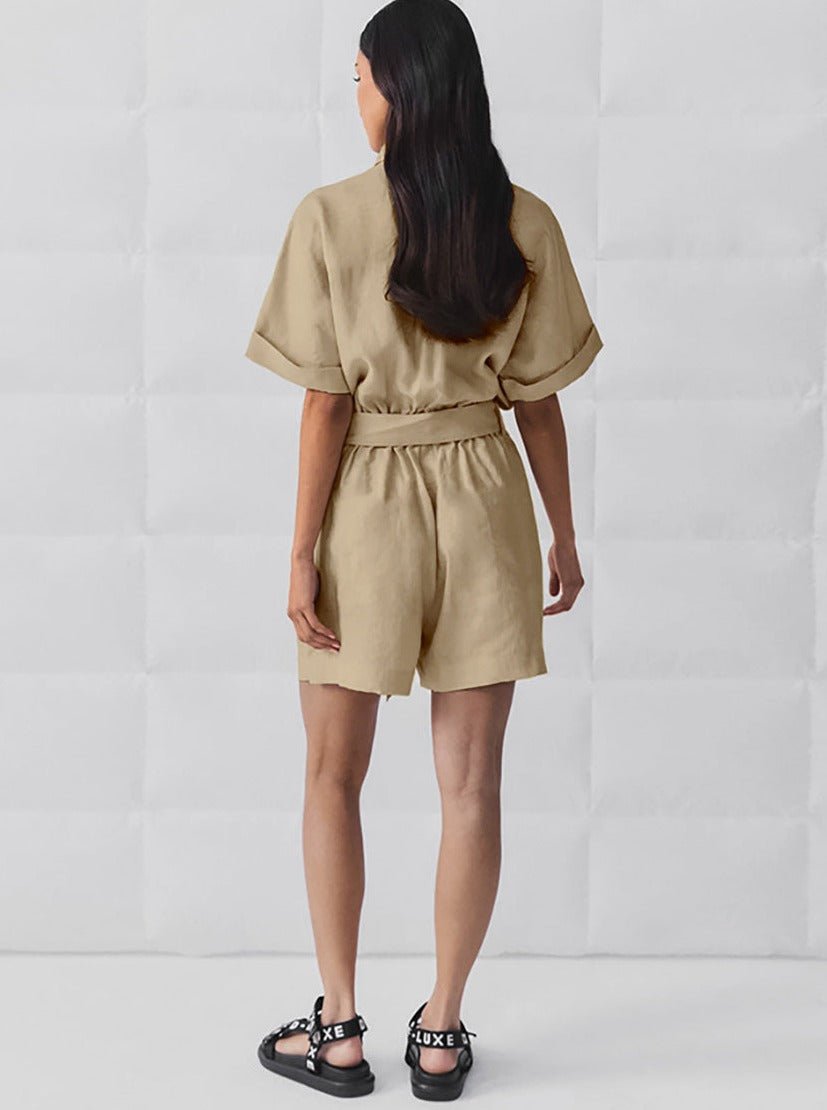 Vielseitiger Jumpsuit mit Schnürung, kurzen Ärmeln und weitem Bein