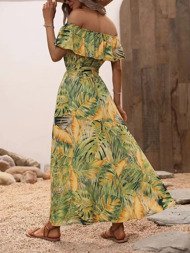 Elegantes schulterfreies Kleid mit Schlitz und tropischem Print