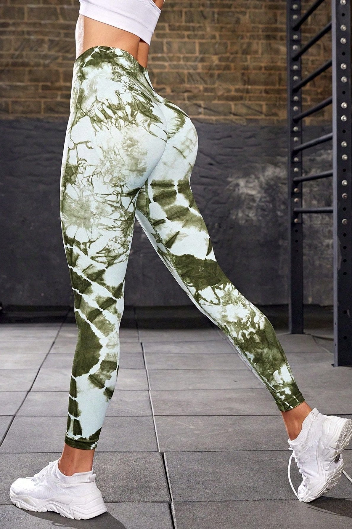 Grüne nahtlose Yogahose mit hoher Taille und Batikmuster