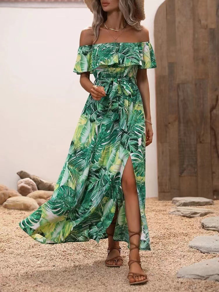 Elegantes schulterfreies Kleid mit Schlitz und tropischem Print