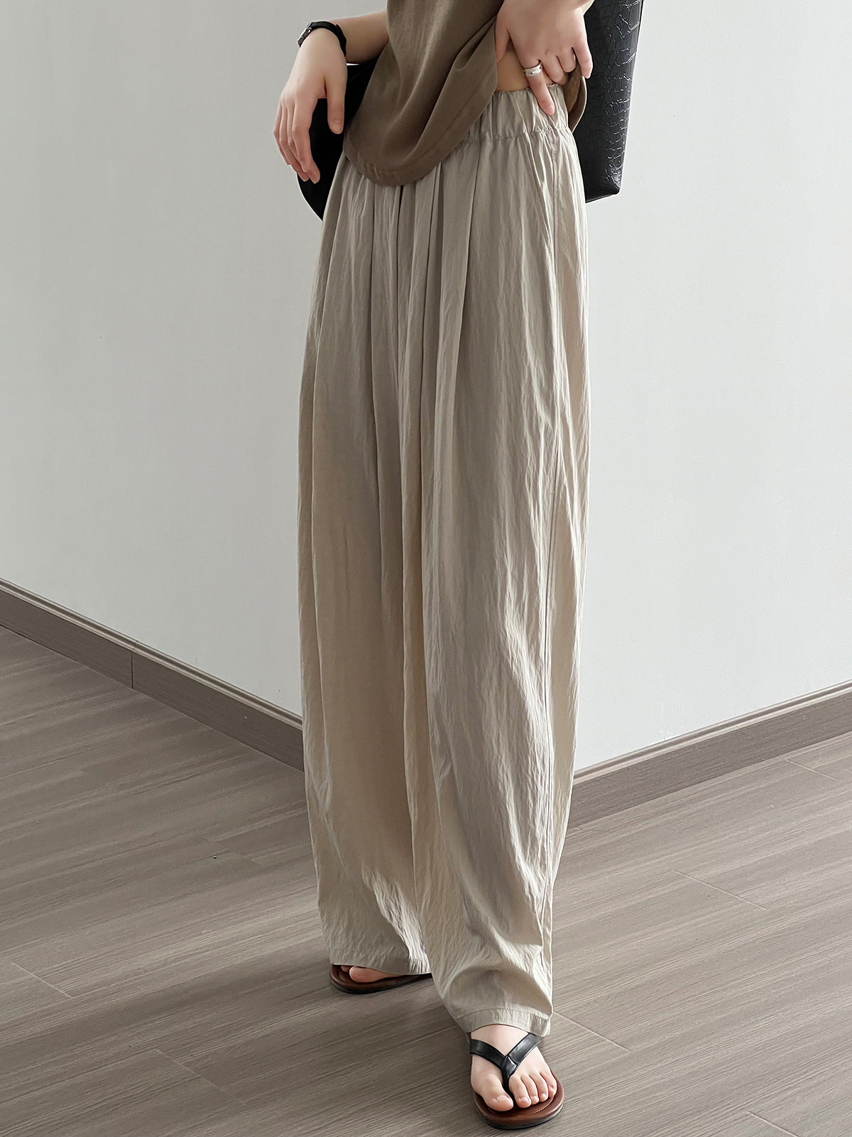 Aprikosenfarbene, lockere Hose mit weitem Bein