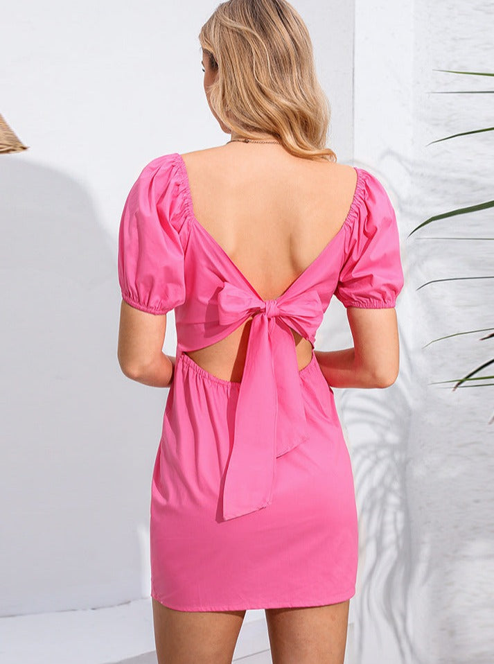Rosa Trägerkleid mit Puffärmeln und eckigem Ausschnitt