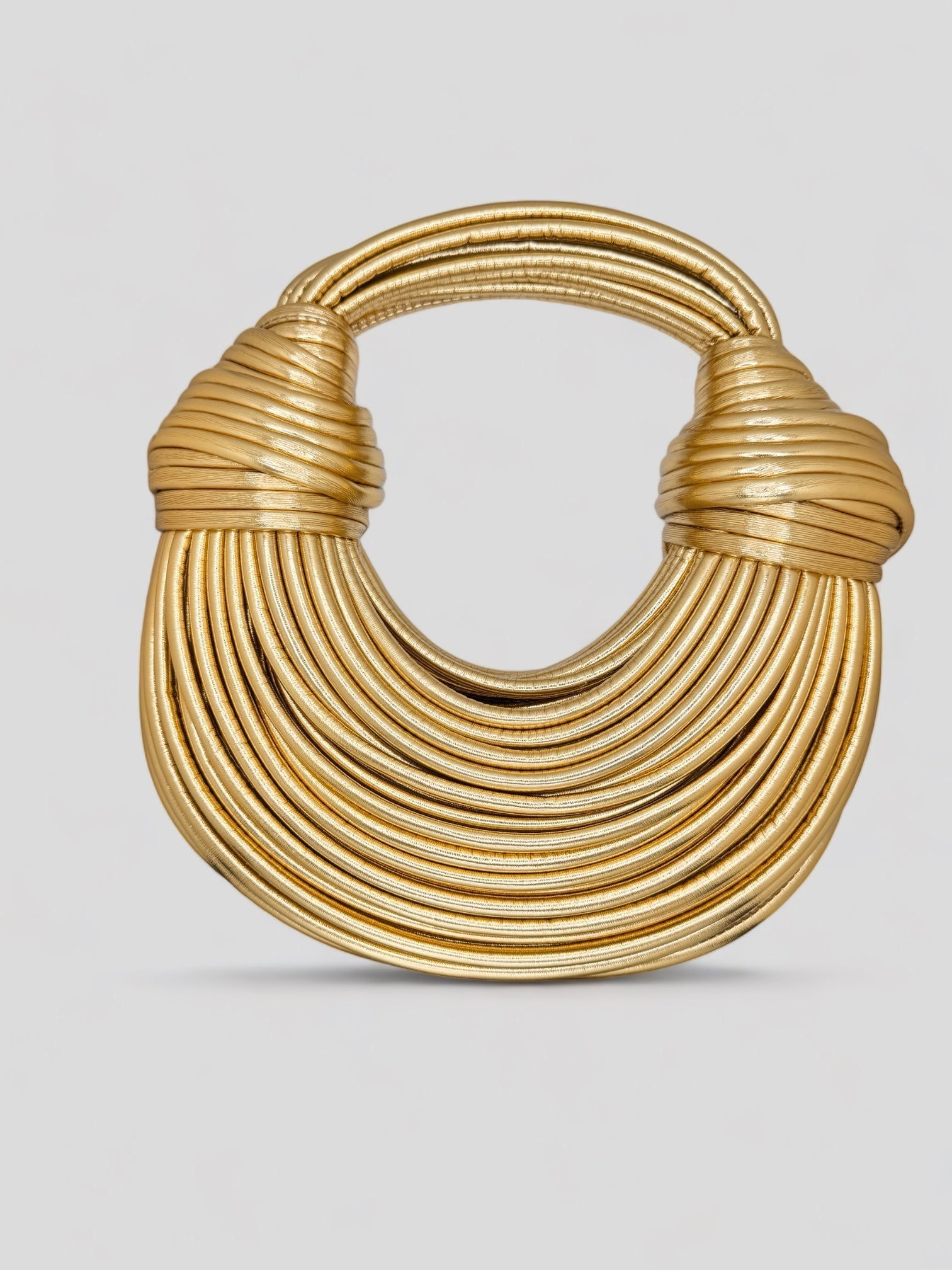 Aurélie – Luxuriöse, stilvolle goldene Tasche