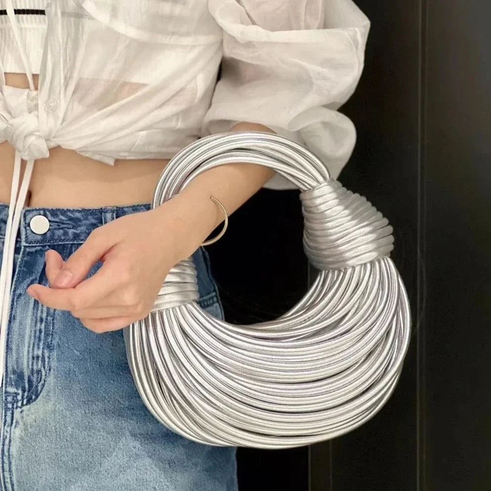 Aurélie – Luxuriöse, stilvolle goldene Tasche