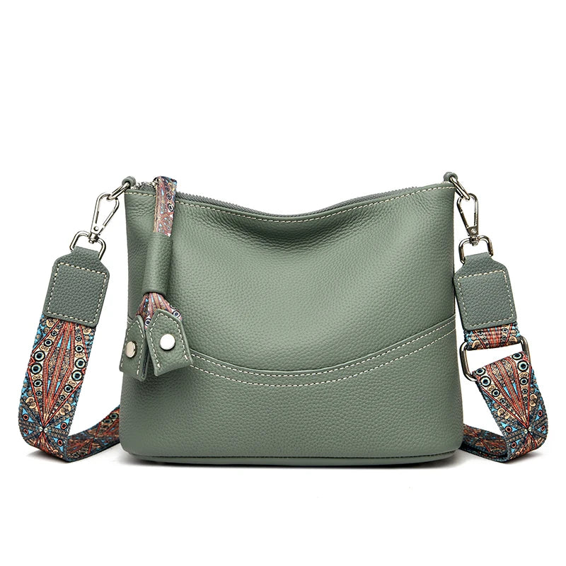 Swayze™ | Tasche aus Kieselleder mit gemustertem Riemen