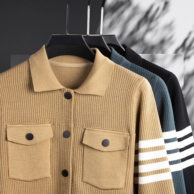 Minimalistischer Cardigan mit Knopfleiste und Brusttaschen